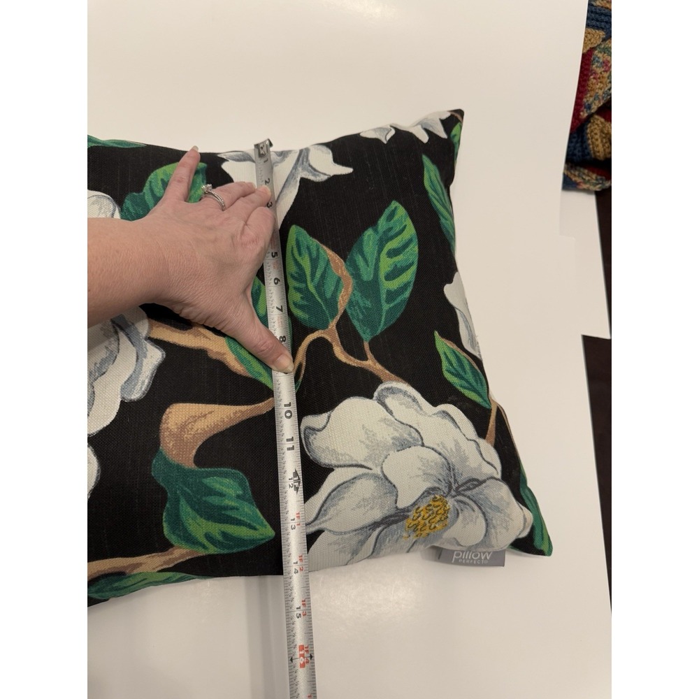 Pillow Perfect‎ Magnolia Black Indoor Outdoor Decorative ~ Discontinued Pair - Picture 7 of 8
